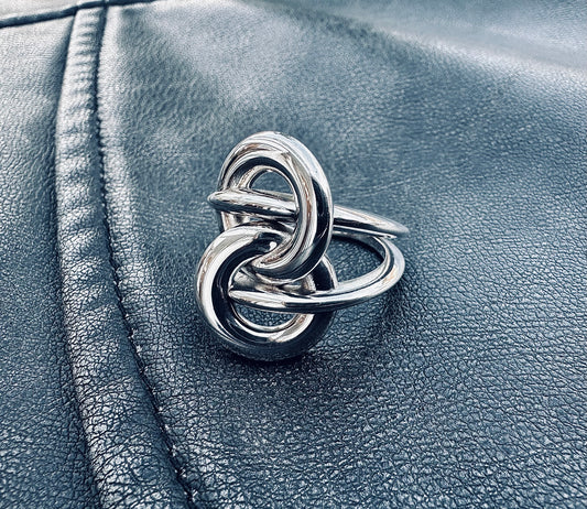 Femme Linked Ring