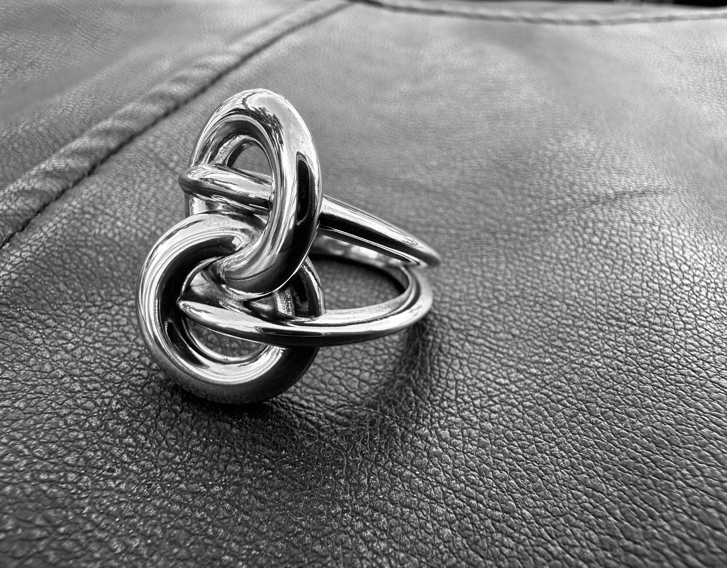 Femme Linked Ring