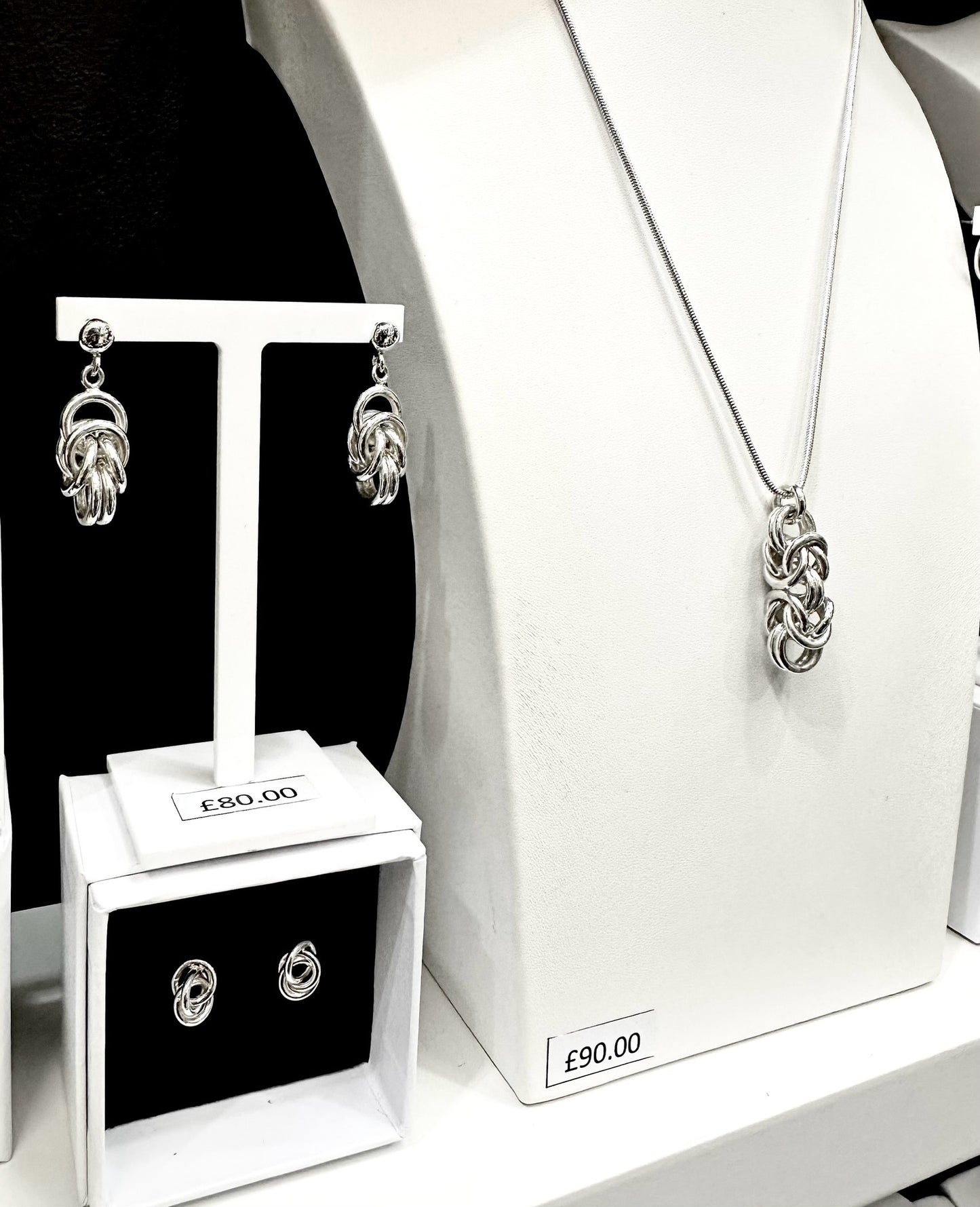 Femme Linked Pendant
