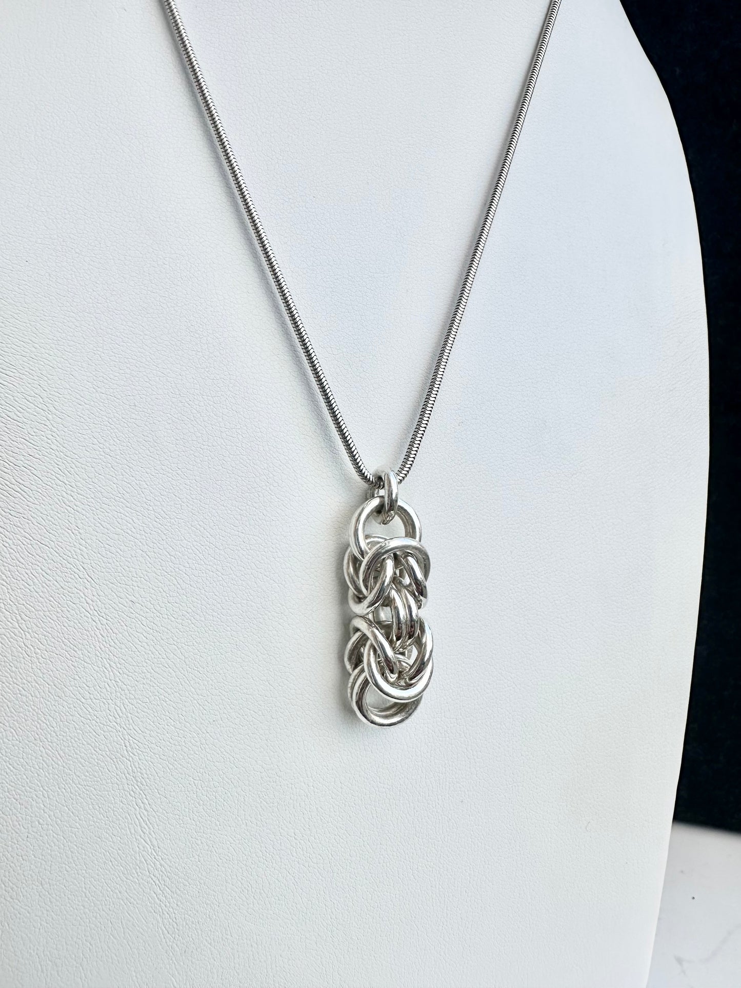 Femme Linked Pendant