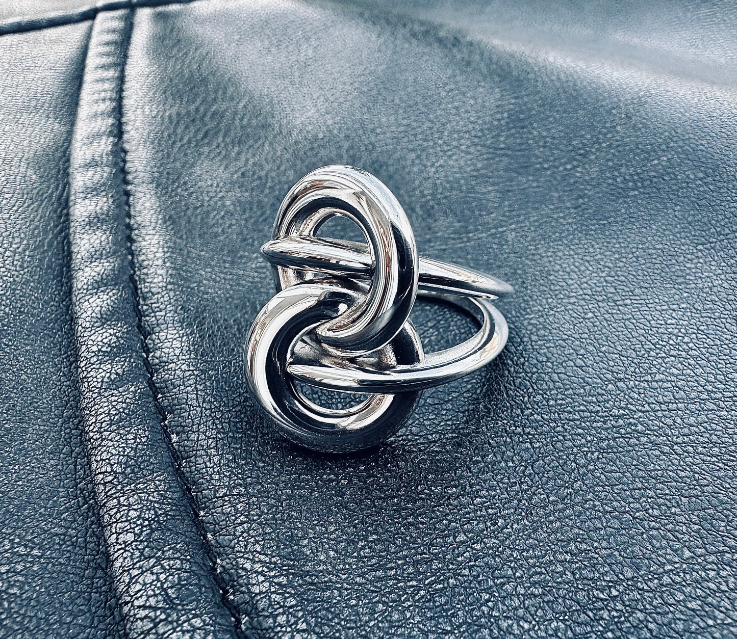 Femme Linked Ring