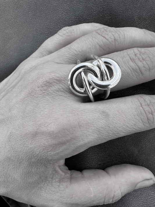Femme Linked Ring